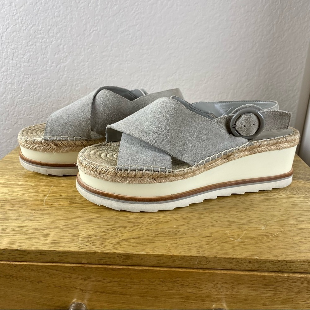 Women’s MARC FISHER Marc Glenna Sandal, Light Grey Suede, Size 8.5M